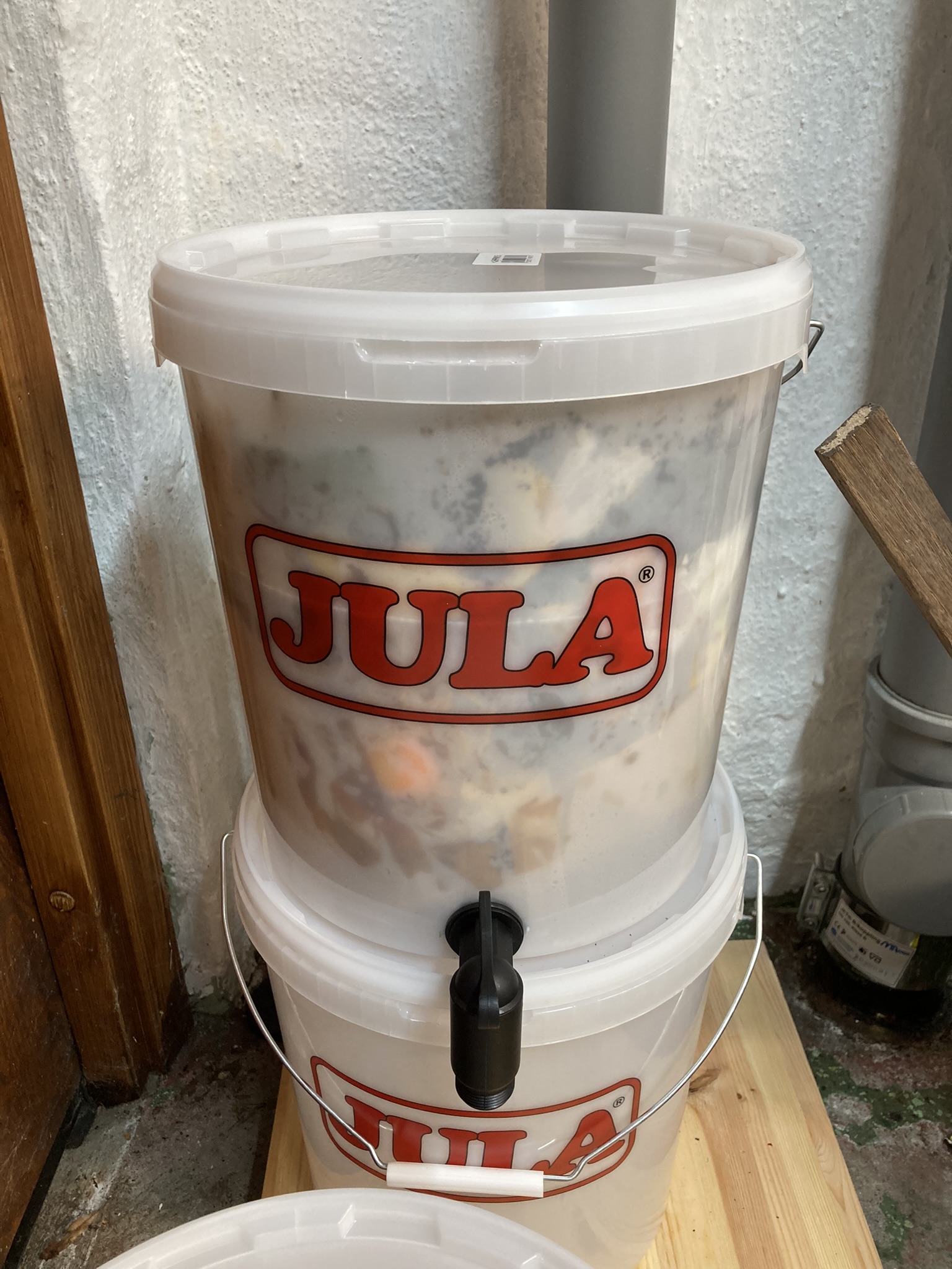 Make your own bokashi bucket - step by step guide